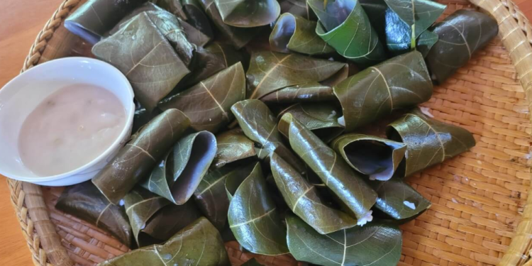 Bánh lá mơ bao nhiêu calo? Ăn 1 cái bánh lá mơ có gây tăng cân không?